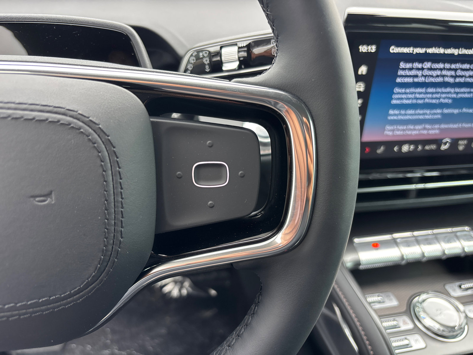 New 2026 Lincoln Nautilus Premier AWD/4WD image 18