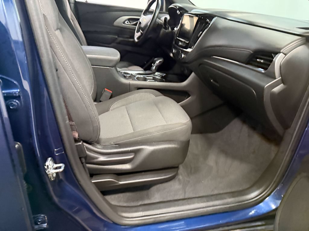 Used 2023 Chevrolet Traverse LT w/ LPO, Floor Liner Package AWD/4WD image 62