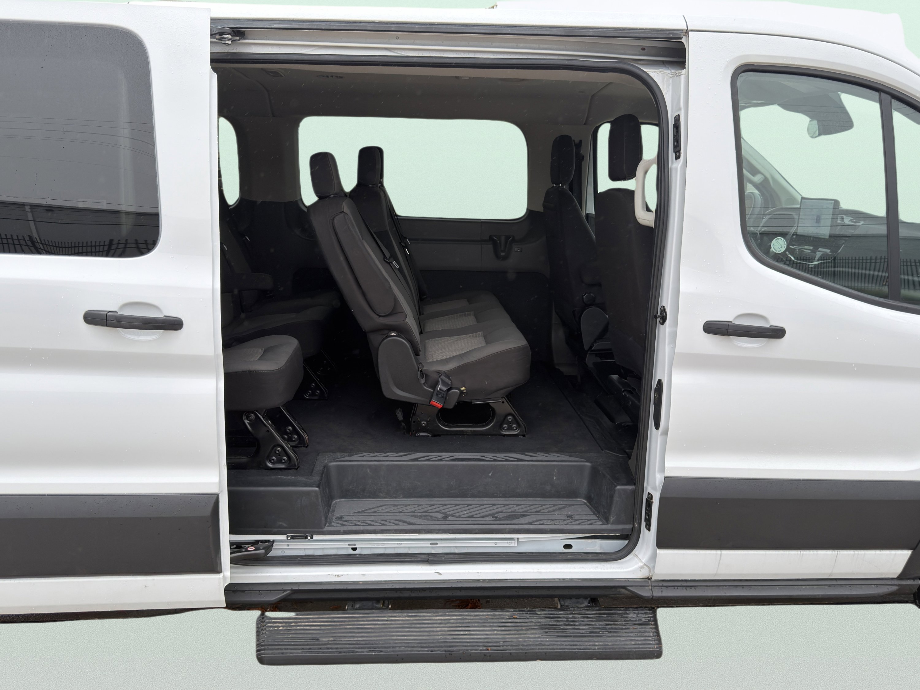 Used 2023 Ford Transit 350 XLT image 19