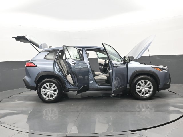 Used 2025 Toyota Corolla Cross L FWD image 32