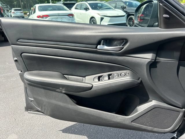 Used 2025 Nissan Altima 2.5 SV FWD image 27