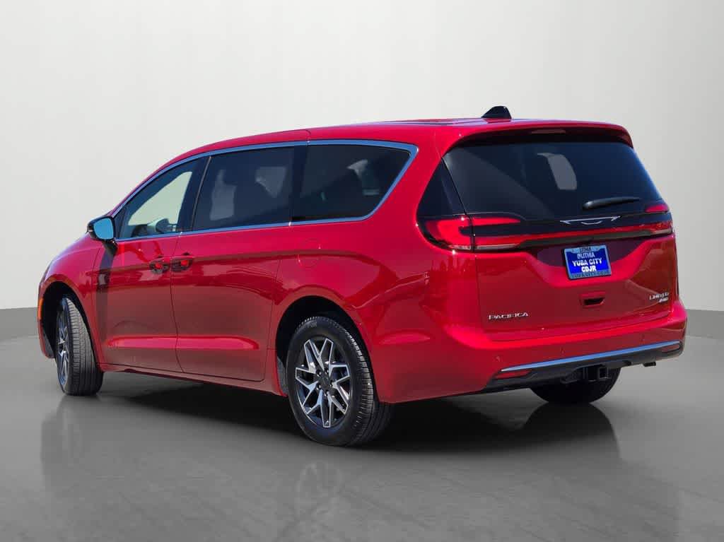 New 2027 Chrysler Pacifica Limited AWD/4WD image 4