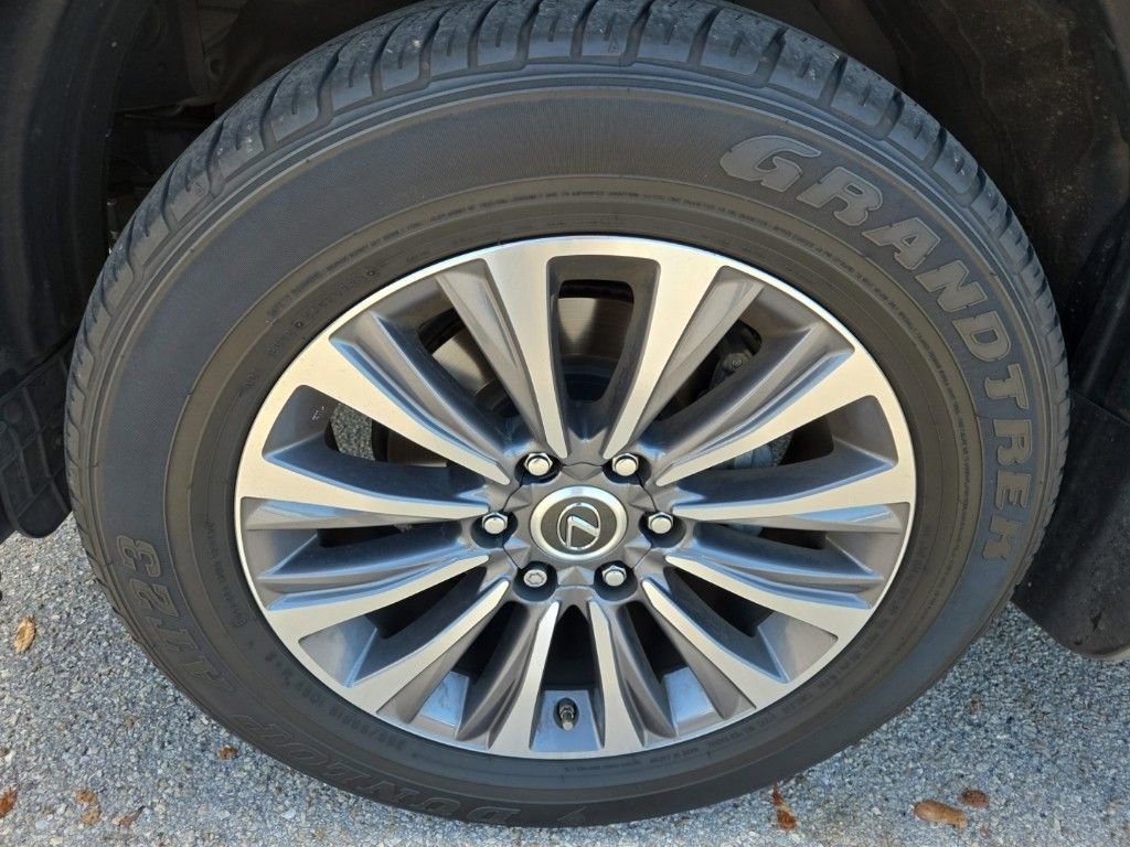 Used 2023 Lexus GX 460 Luxury w/ Accessory Package image 4