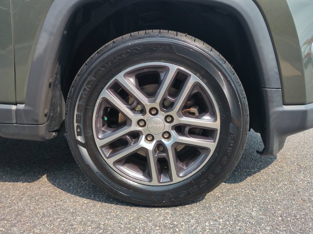 Used 2018 Jeep Compass Latitude w/ Popular Equipment Group AWD/4WD image 11