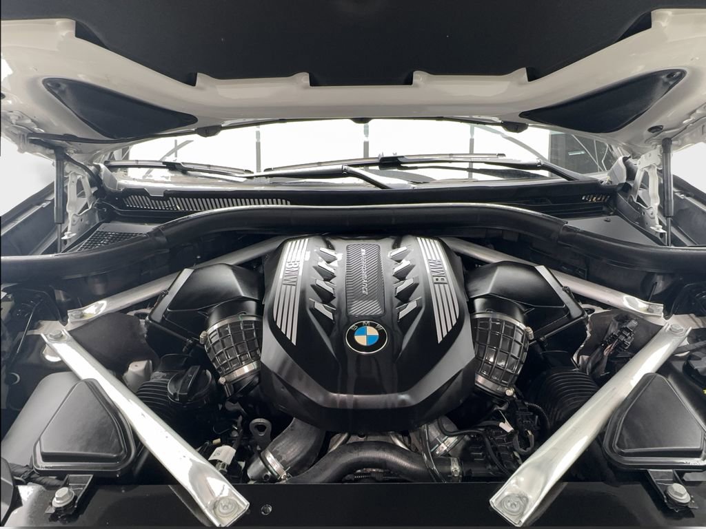 Used 2020 BMW X7 M50i w/ Dynamic Handling Package image 19