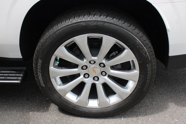 New 2025 Chevrolet Suburban Premier image 28