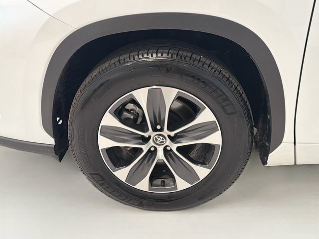 Certified 2025 Toyota Highlander XLE FWD image 26