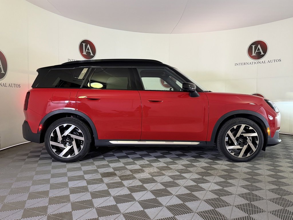 Used 2025 MINI Cooper Countryman SE w/ Comfort Package Max image 9