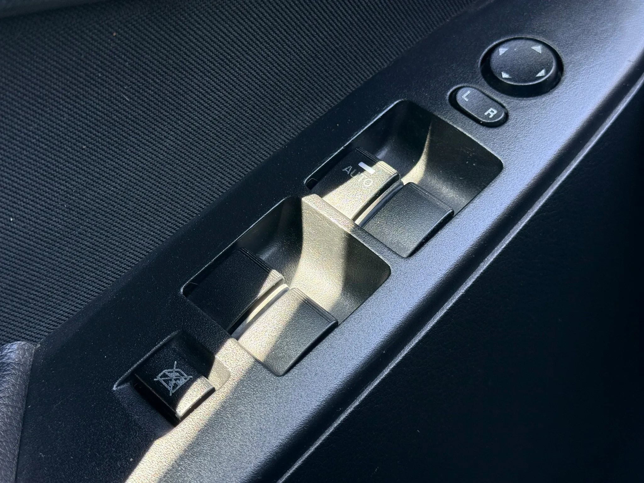 Used 2012 MAZDA MAZDA3 i Sport image 23