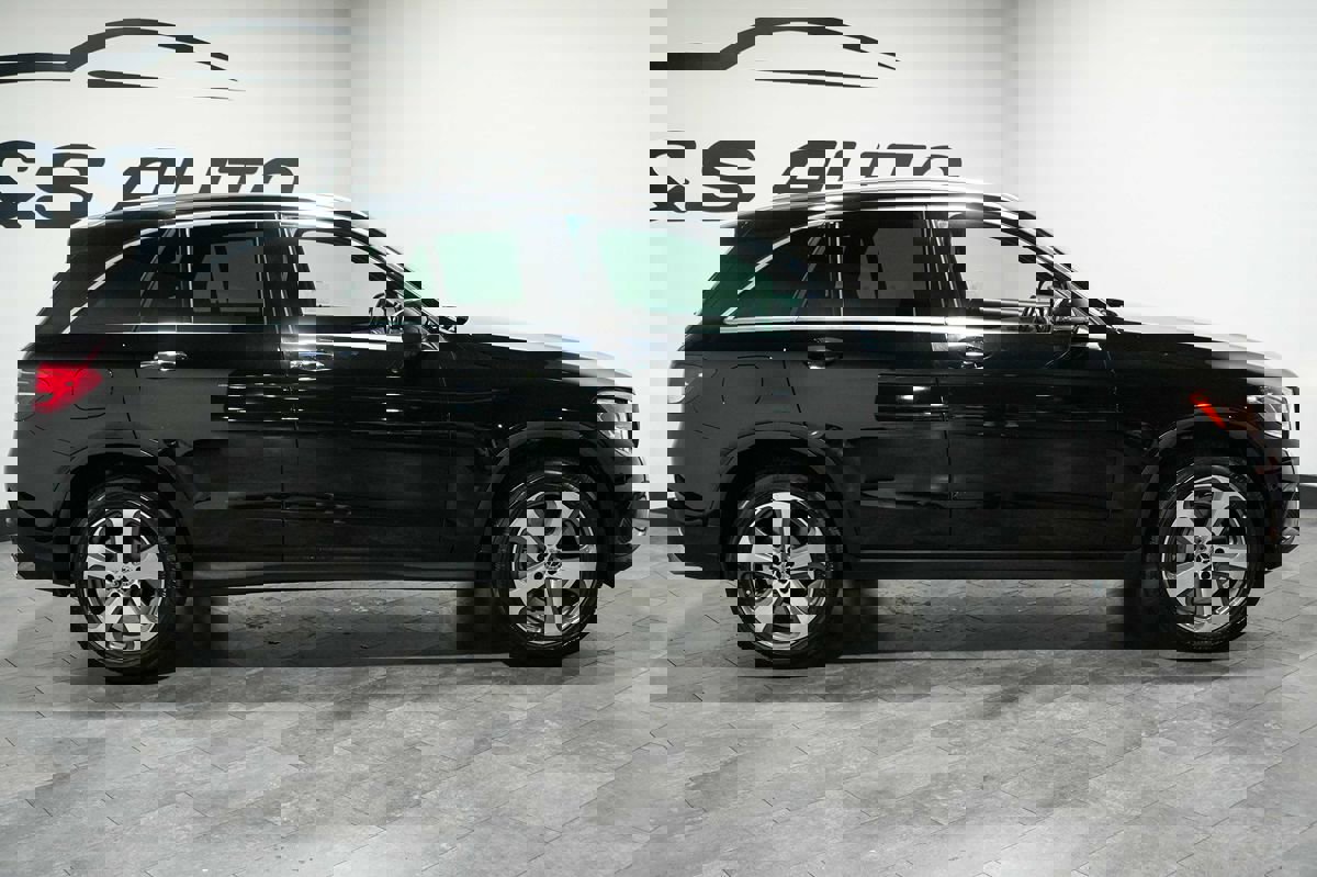 Used 2019 Mercedes-Benz GLC 300 4MATIC image 6