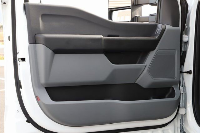 Used 2024 Ford F550 4x4 Regular Cab Super Duty image 15