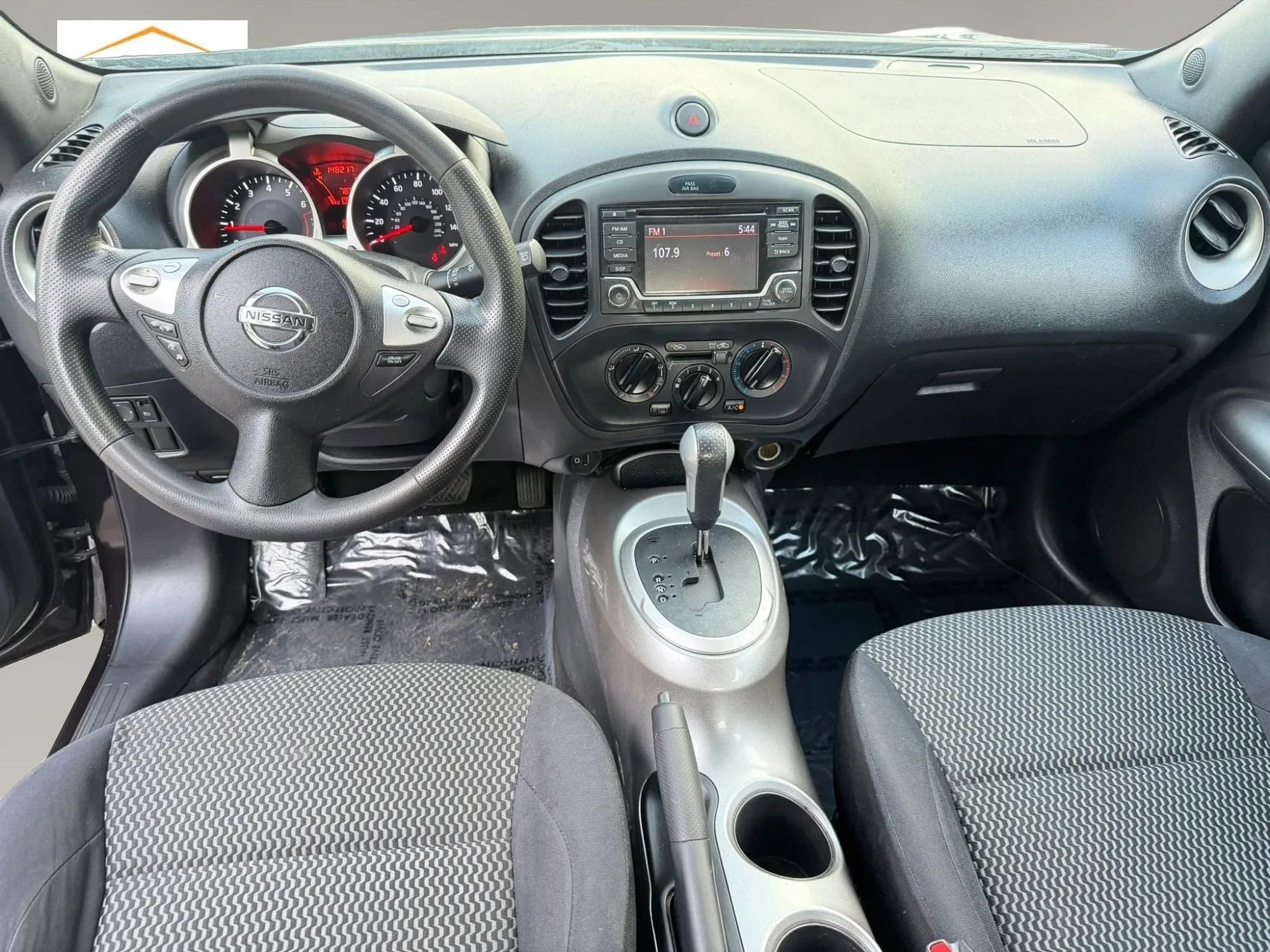 Used 2015 Nissan Juke S FWD image 11