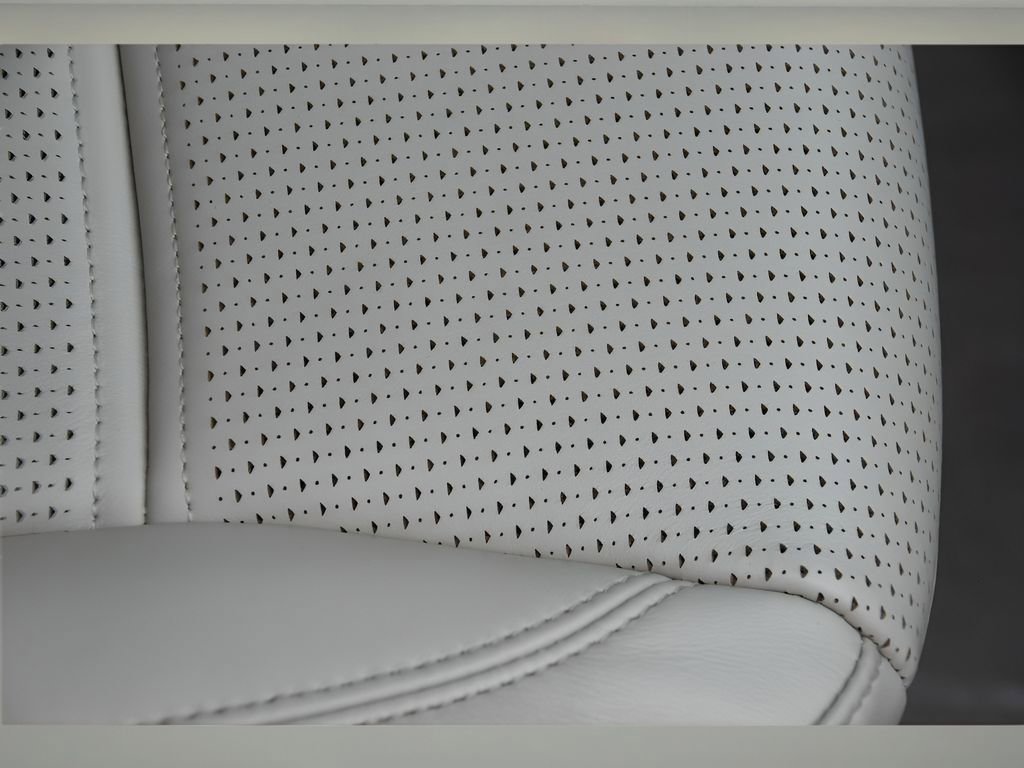 Certified 2026 Cadillac Escalade ESV Platinum Luxury w/ LPO, Radiant Package image 32