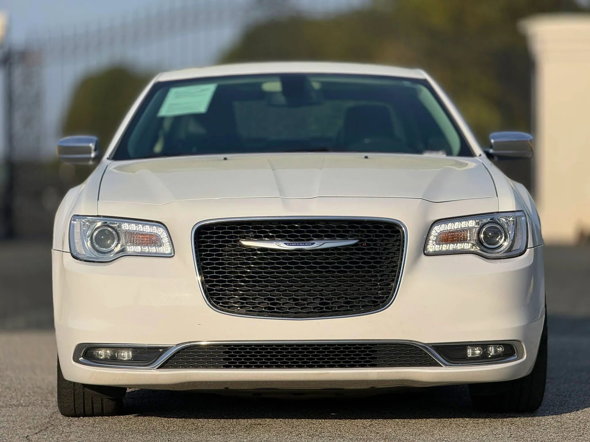Used 2020 Chrysler 300 Limited image 3
