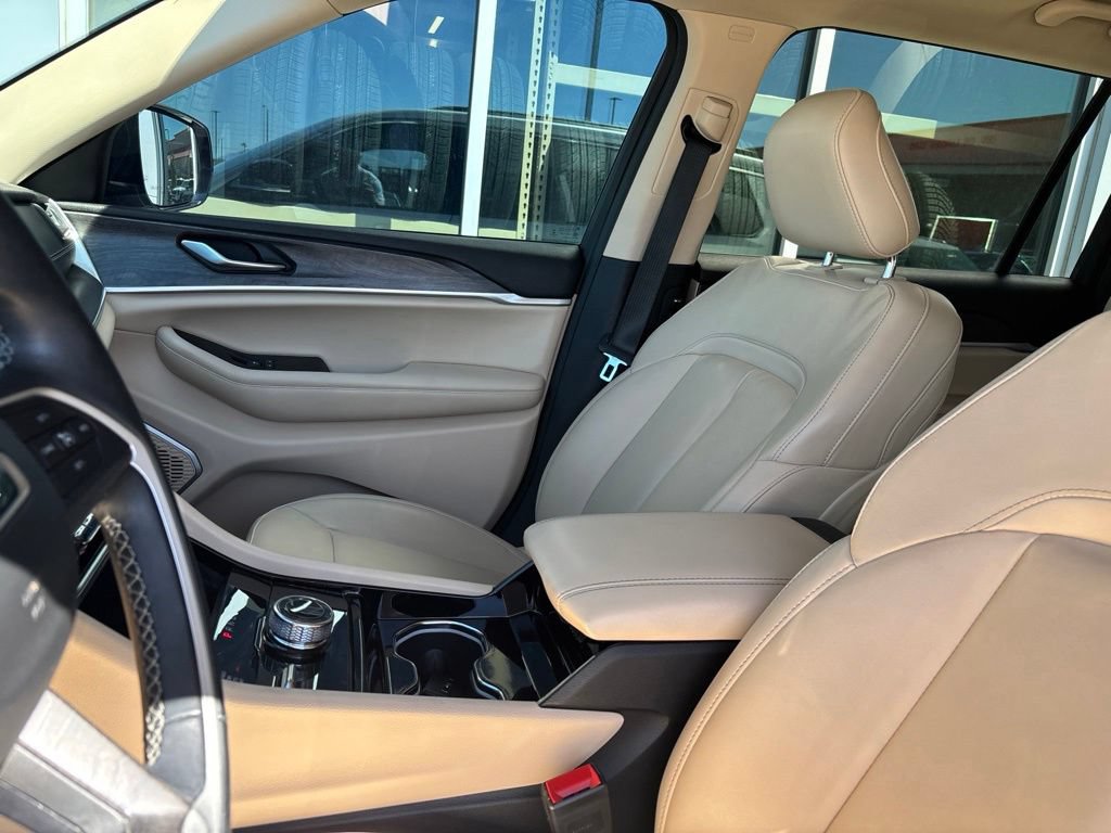 Used 2021 Jeep Grand Cherokee L Limited AWD/4WD image 13