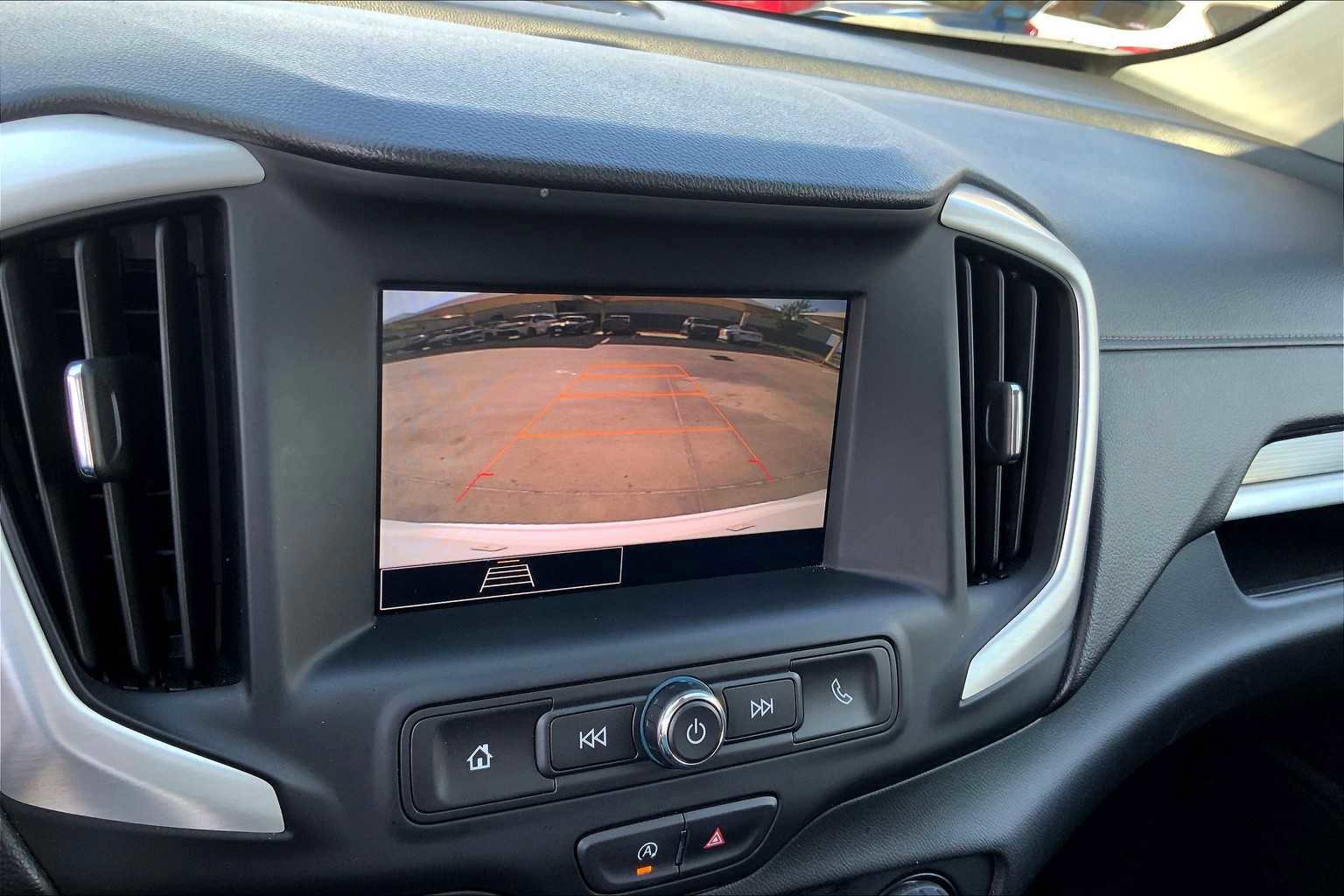 Used 2024 GMC Terrain SLE image 28