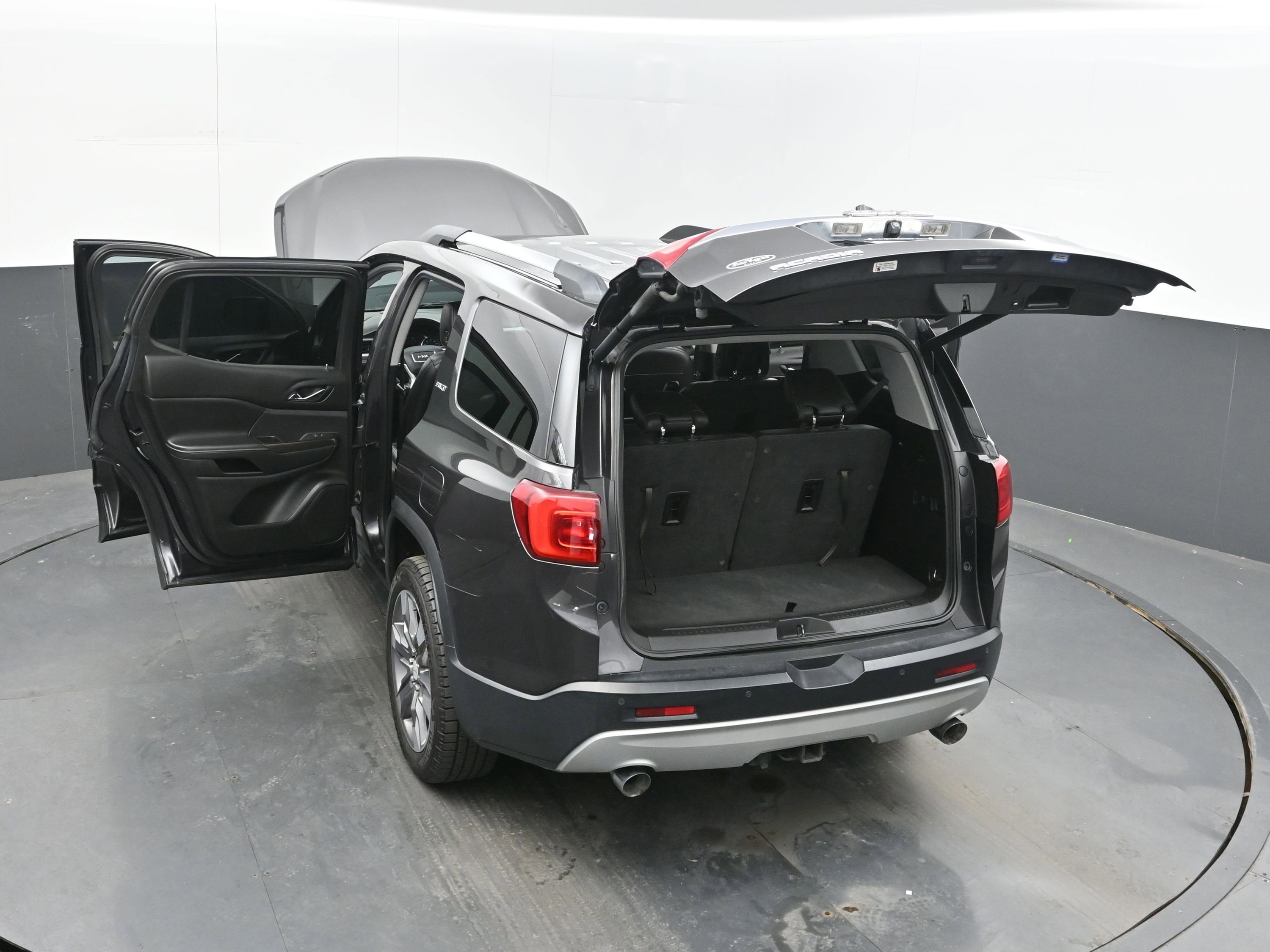 Used 2019 GMC Acadia SLT w/ LPO, Floor Liner Package image 41