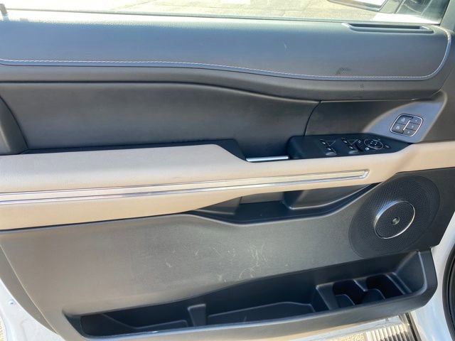 Used 2024 Ford Expedition Limited image 16