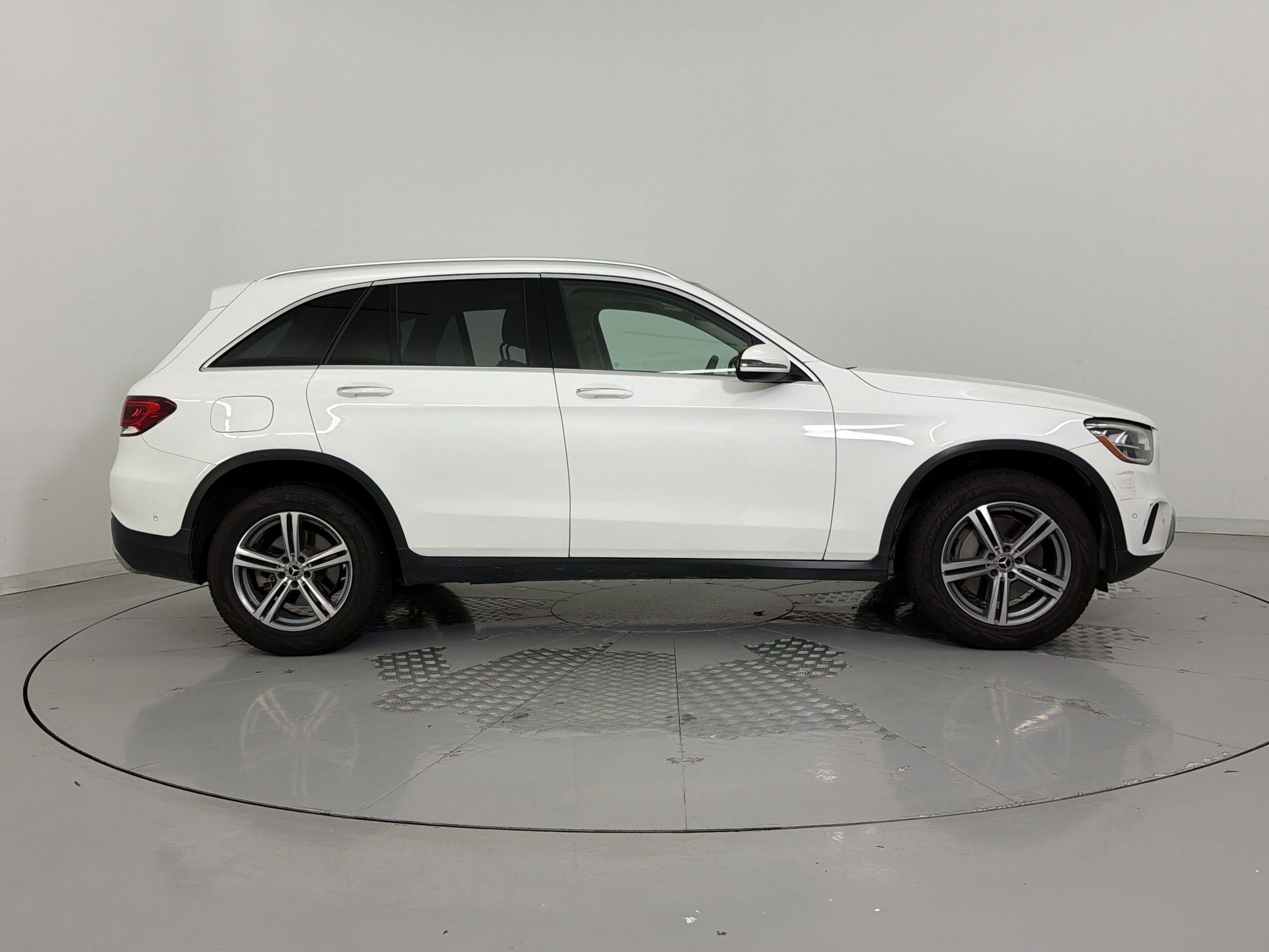 Used 2021 Mercedes-Benz GLC 300 image 8