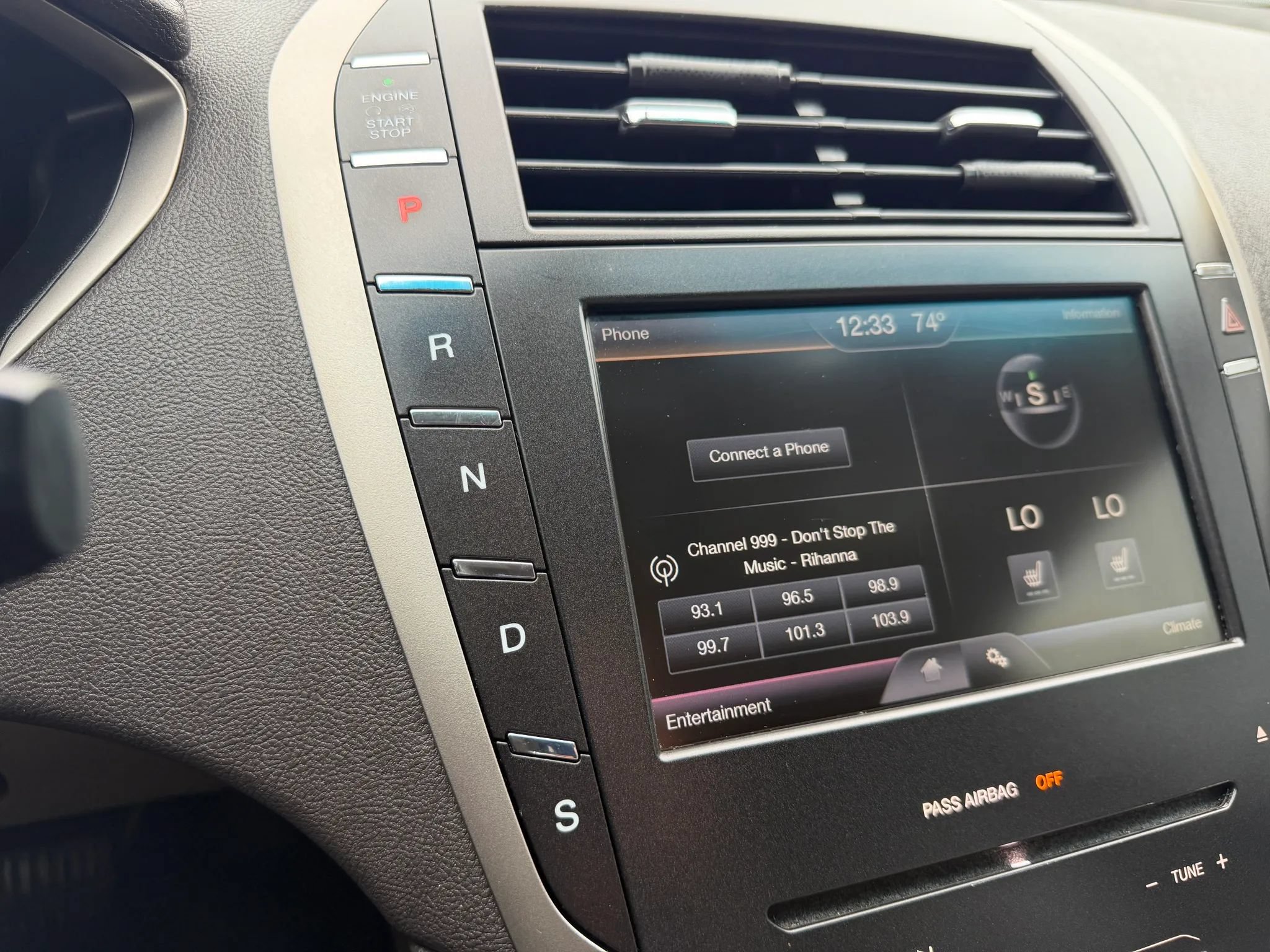 Used 2016 Lincoln MKZ w/ Equipment Group 200A Select FWD image 18