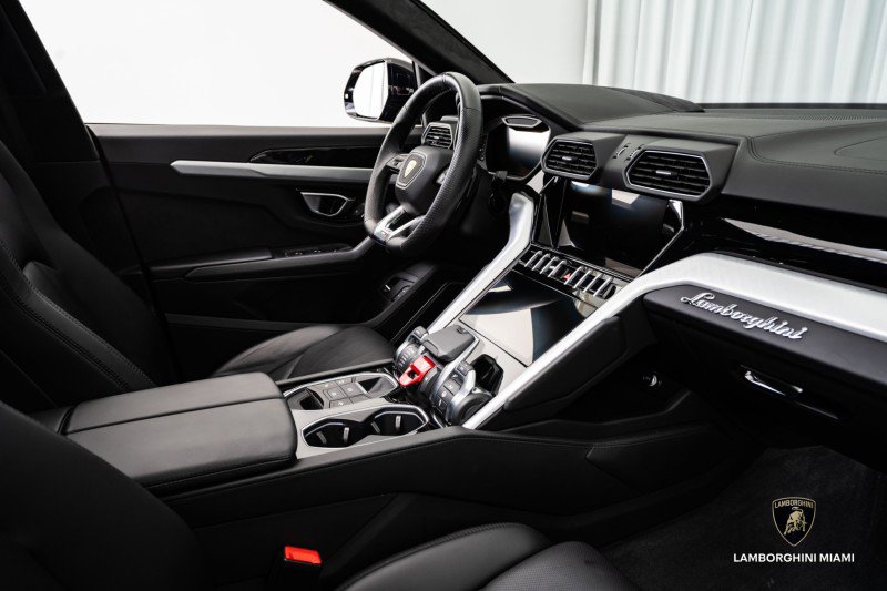 Used 2021 Lamborghini Urus image 49