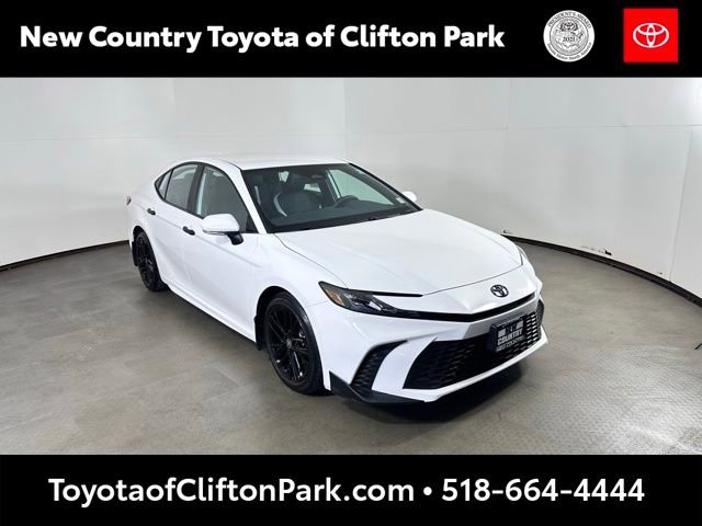 Certified 2025 Toyota Camry SE image 1