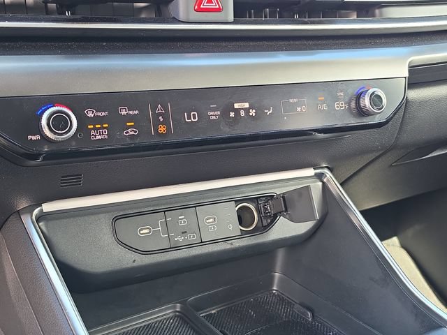 Certified 2025 Kia Carnival SX Prestige FWD image 27