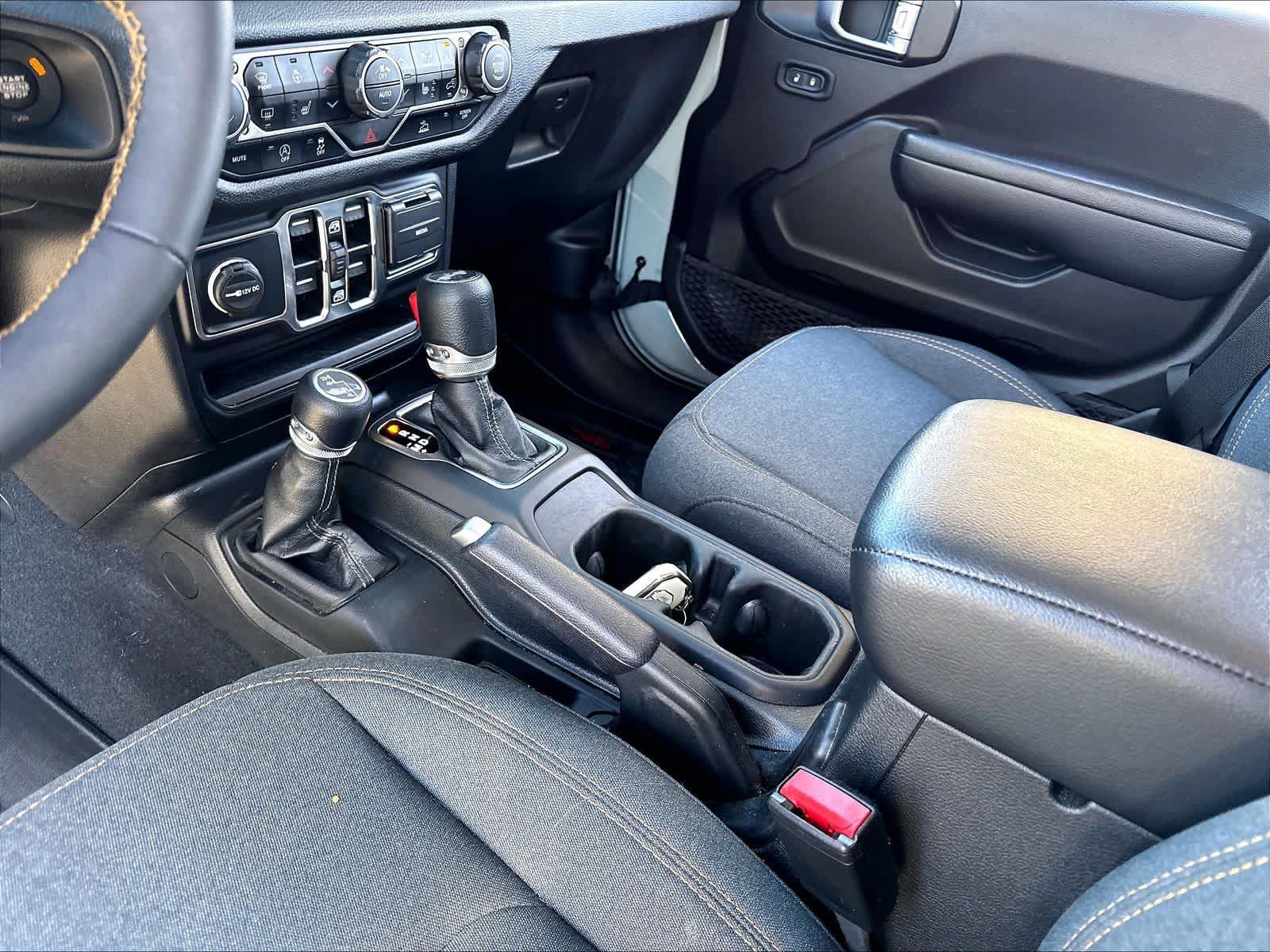Used 2024 Jeep Wrangler Unlimited Sport AWD/4WD image 17
