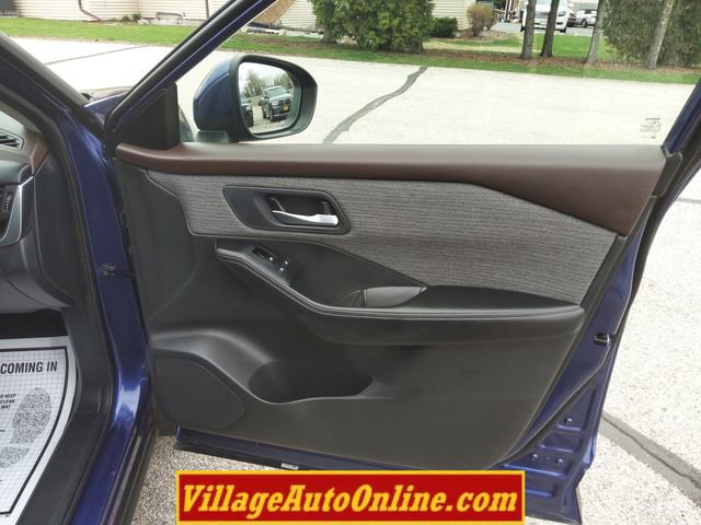 Used 2023 Nissan Rogue SV AWD/4WD image 32