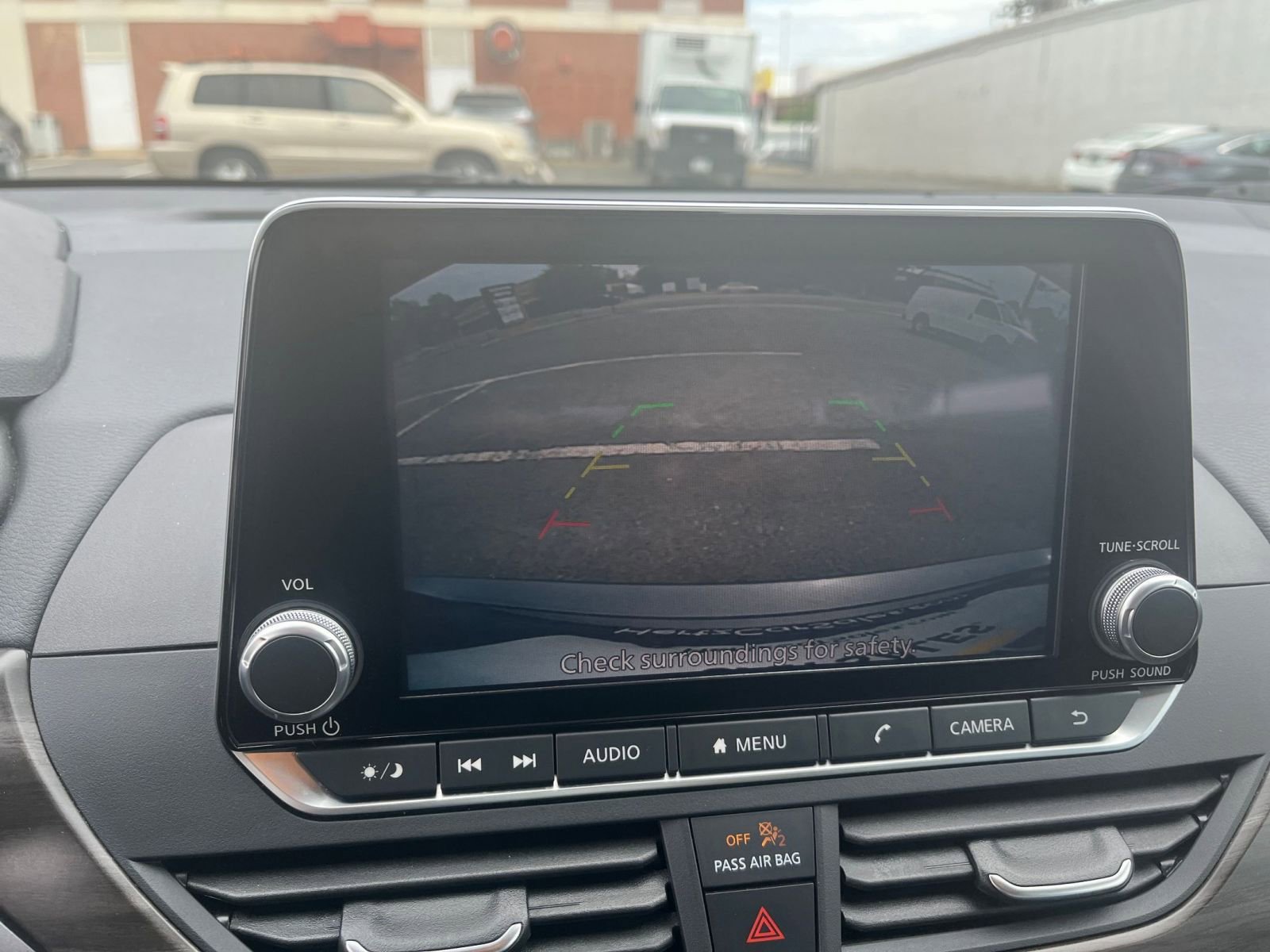 Used 2025 Nissan Altima 2.5 SV FWD image 24