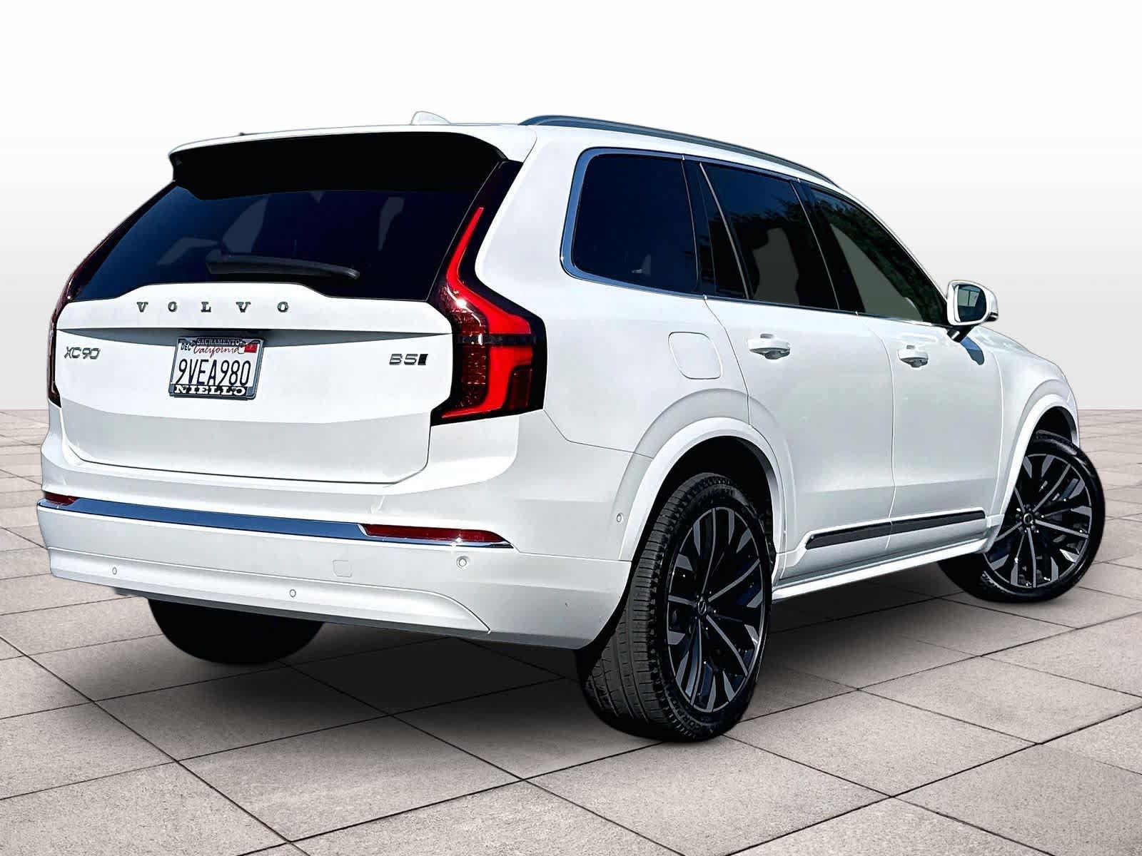 Used 2026 Volvo XC90 B5 Plus w/ Protection Package AWD/4WD image 16