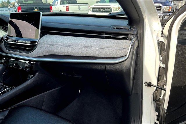 Used 2024 Jeep Compass Latitude image 17