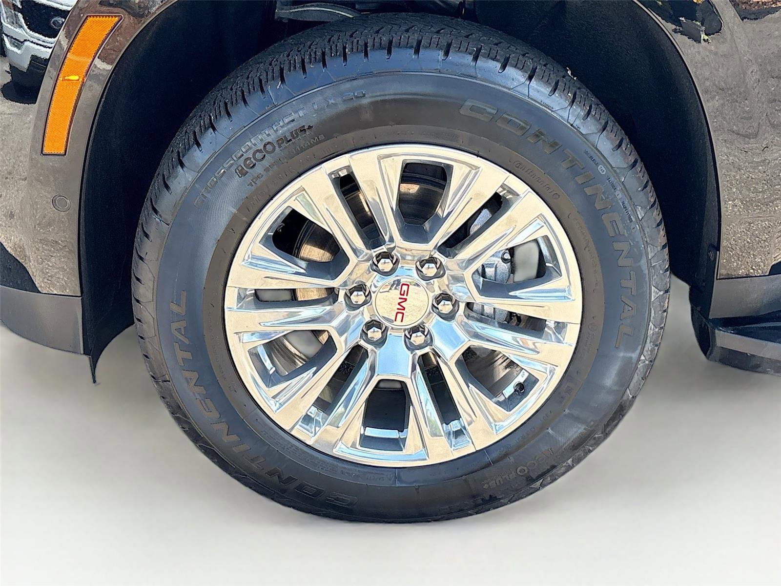 Used 2025 GMC Yukon Denali RWD image 33