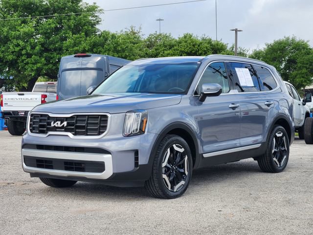 Used 2025 Kia Telluride S image 3