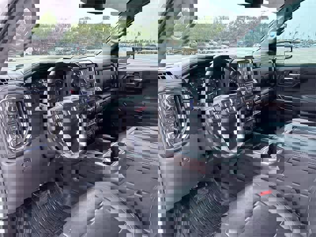 Used 2021 GMC Sierra 1500 SLT image 2