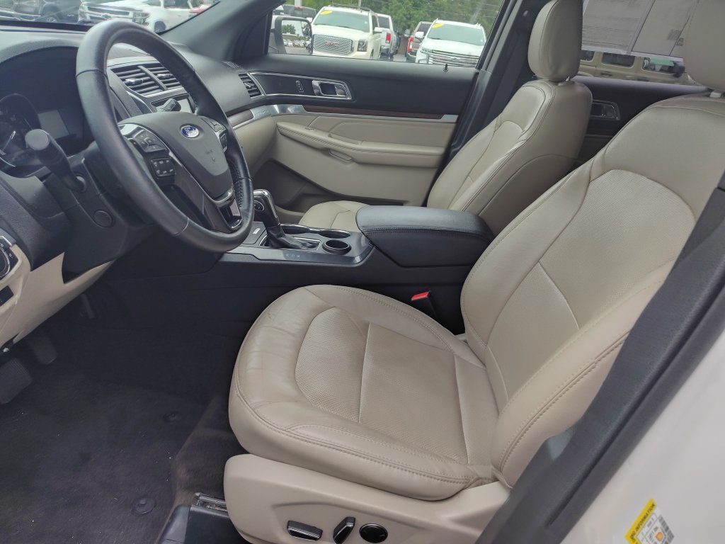 Used 2018 Ford Explorer Limited FWD image 9