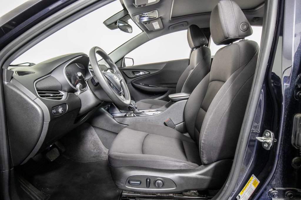 Used 2023 Chevrolet Malibu LT image 9