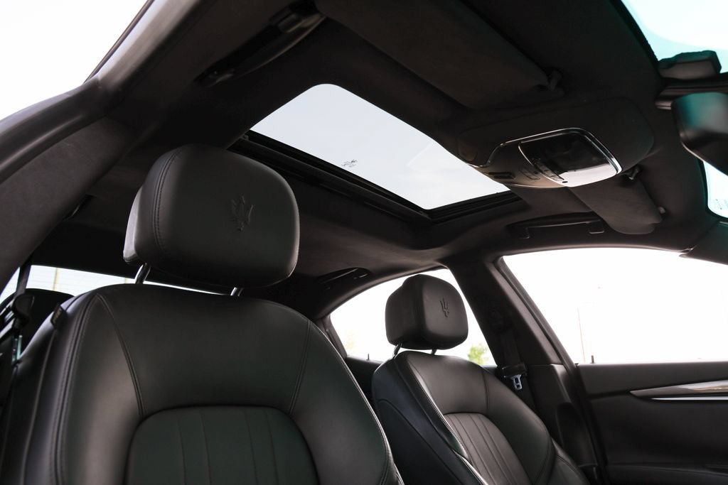 Used 2015 Maserati Ghibli RWD image 25