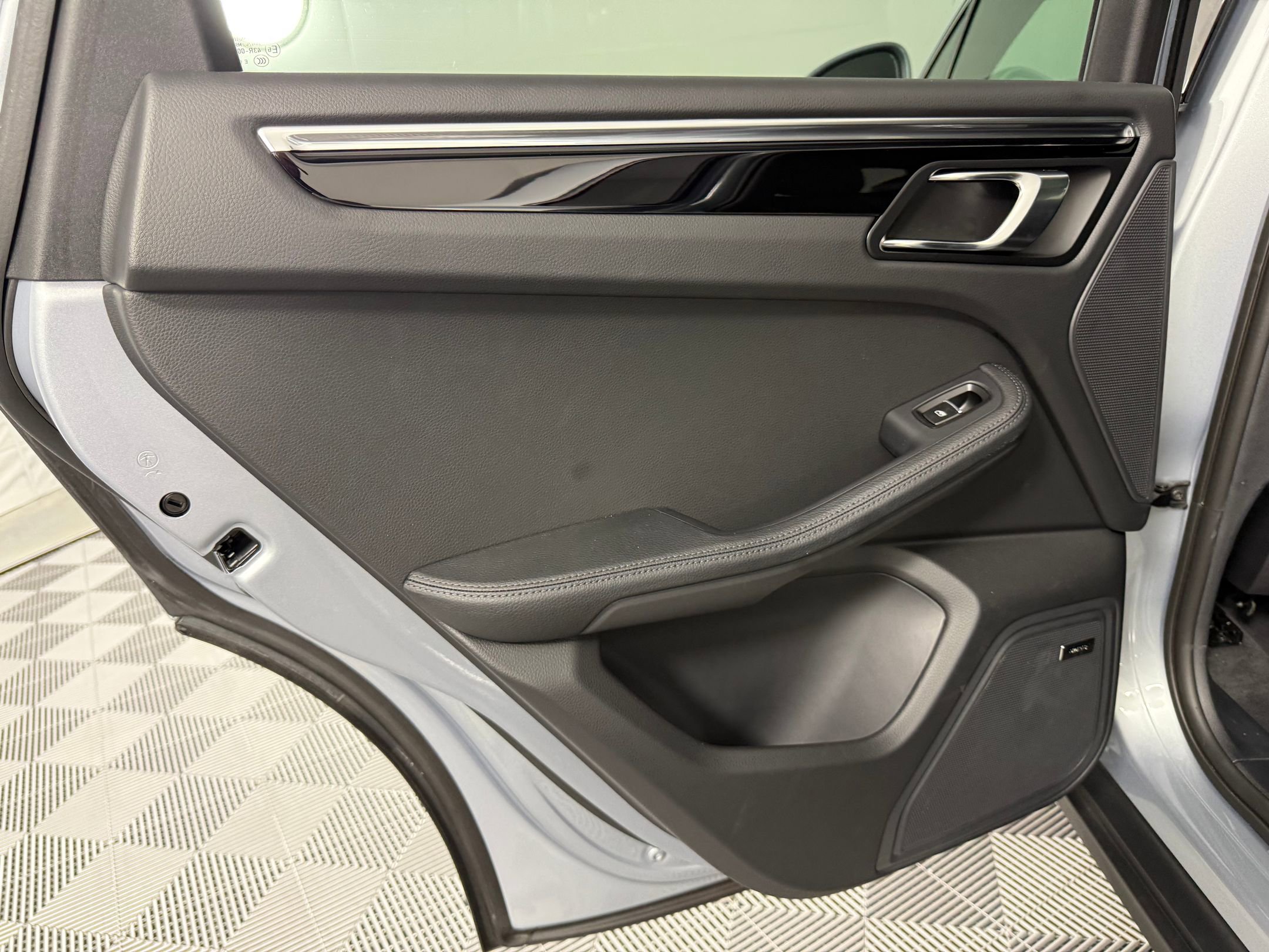 New 2025 Porsche Macan image 28