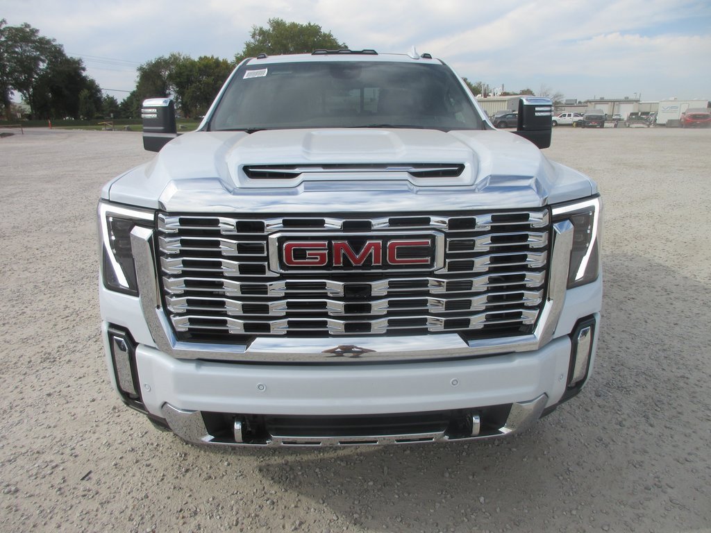 New 2026 GMC Sierra 3500 Denali w/ Denali Reserve Package image 11