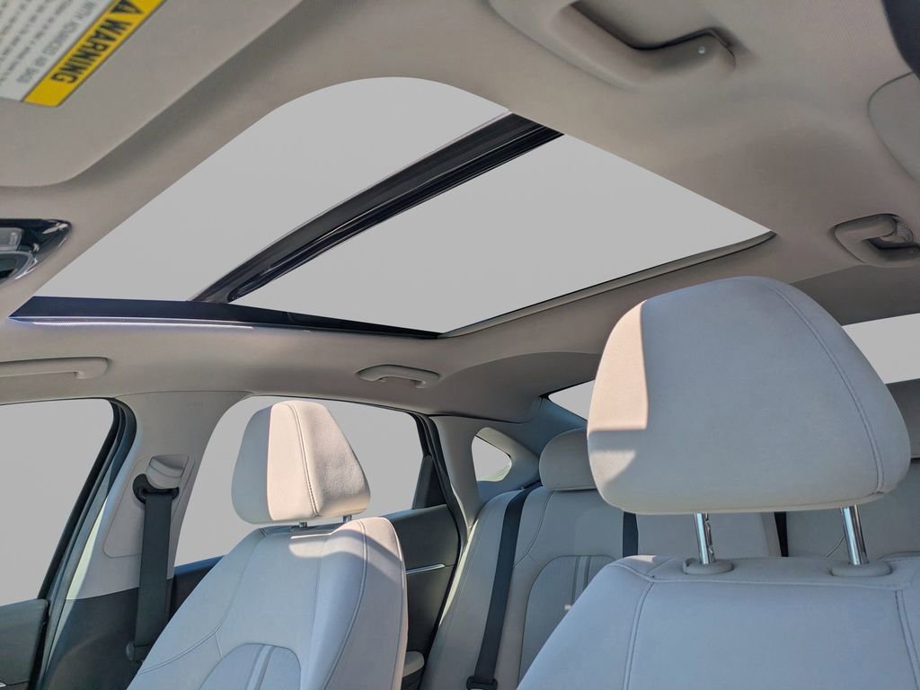 Used 2025 Hyundai Elantra Sport image 21