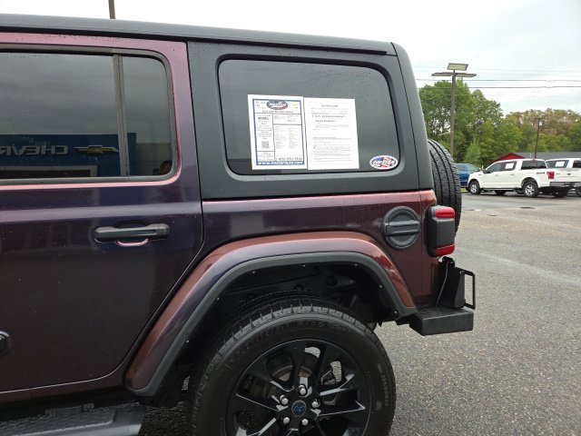 Used 2024 Jeep Wrangler Unlimited Sahara w/ Technology Group AWD/4WD image 38