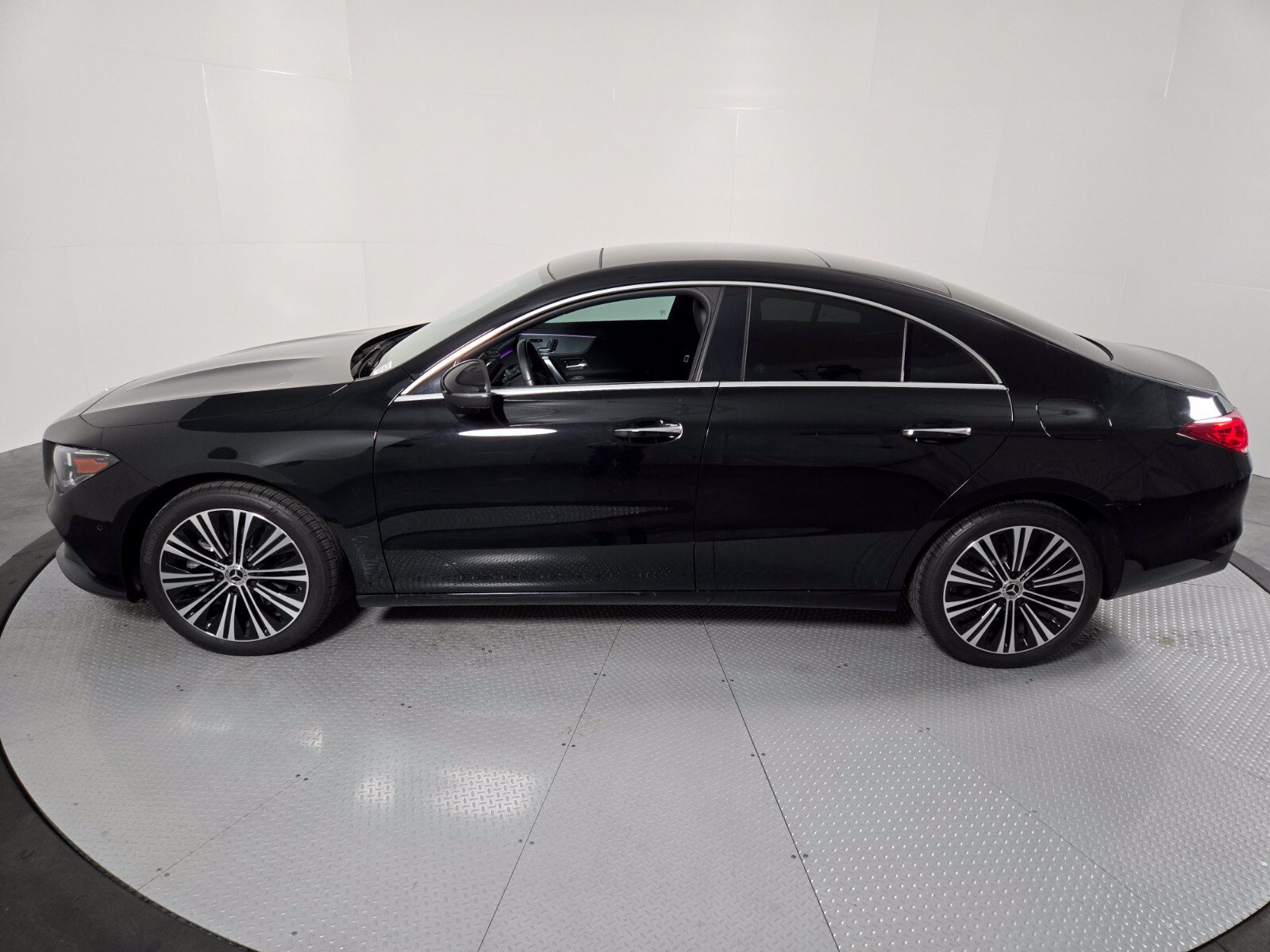 Used 2023 Mercedes-Benz CLA 250 image 8
