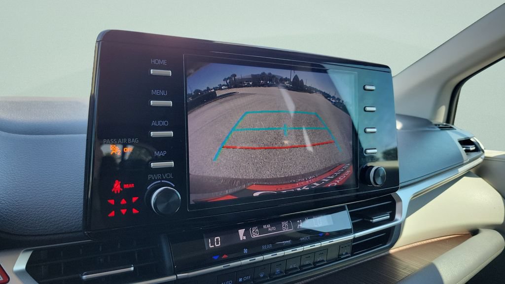 Certified 2021 Toyota Sienna XLE FWD image 20