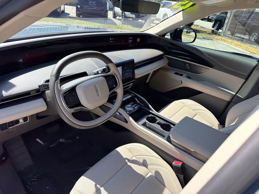 Used 2025 Lincoln Nautilus Premier AWD/4WD image 12