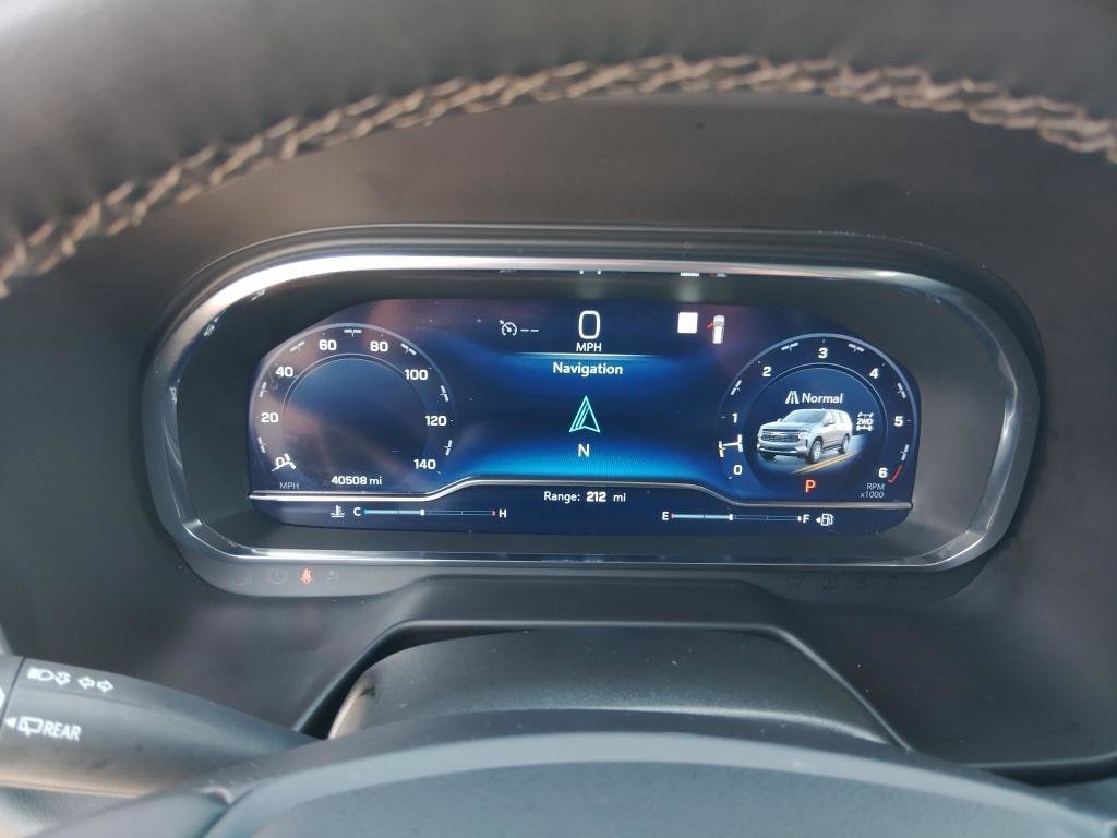 Used 2024 Chevrolet Suburban LT w/ Luxury Package AWD/4WD image 19