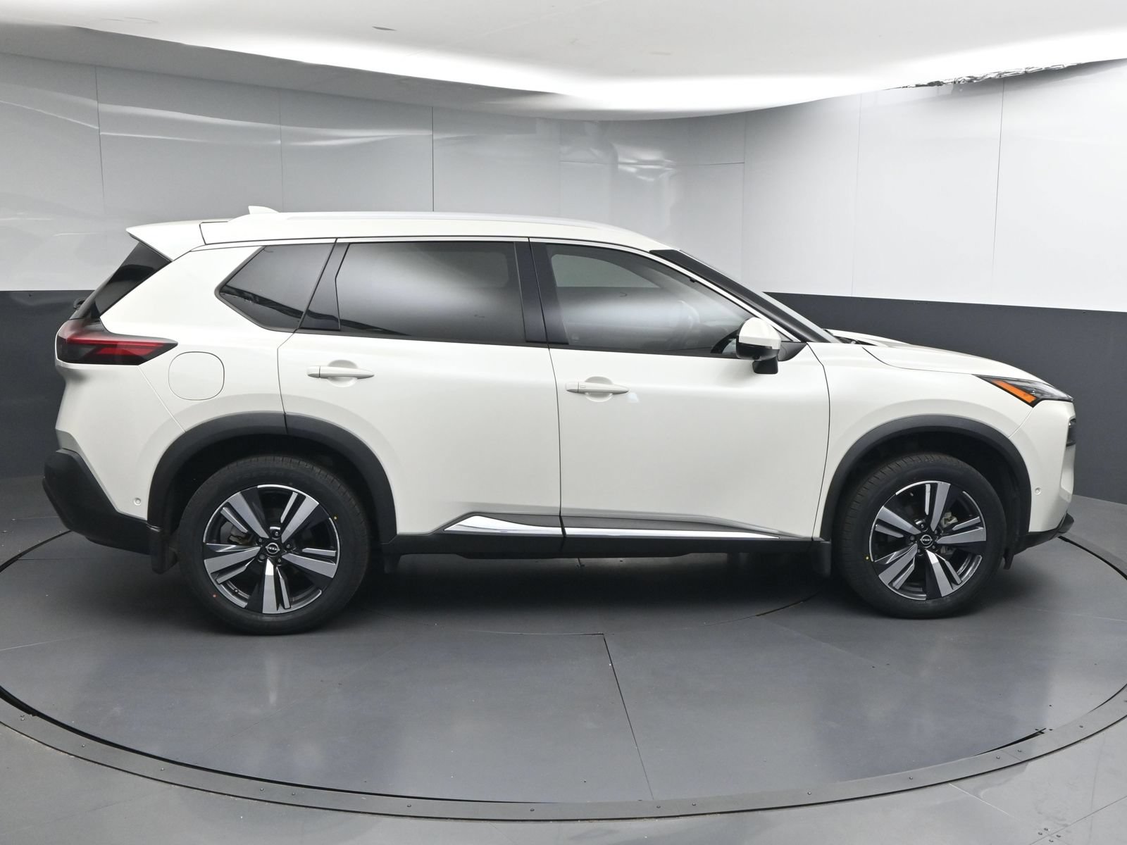 Certified 2023 Nissan Rogue SL w/ SL Premium Package AWD/4WD image 8