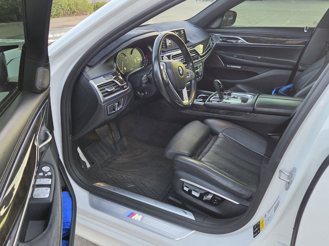 Used 2016 BMW 750i xDrive AWD/4WD image 7