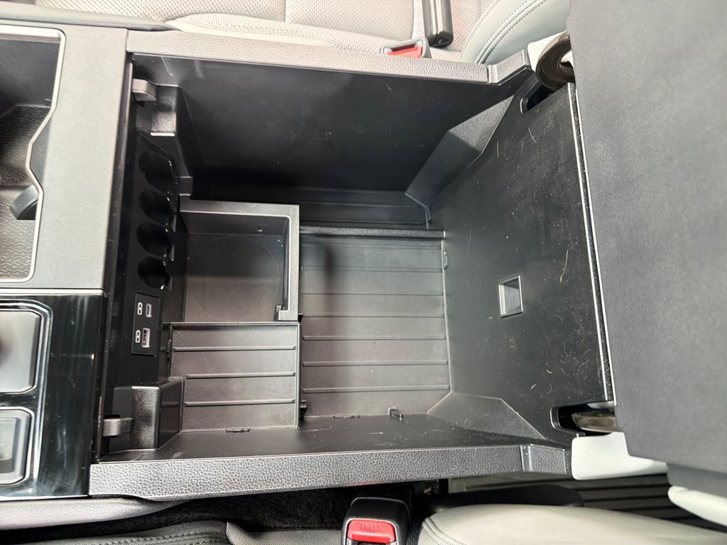 Used 2025 Toyota Tundra Limited AWD/4WD image 36