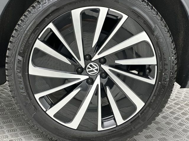Used 2023 Volkswagen ID.4 Pro S Plus AWD/4WD image 10